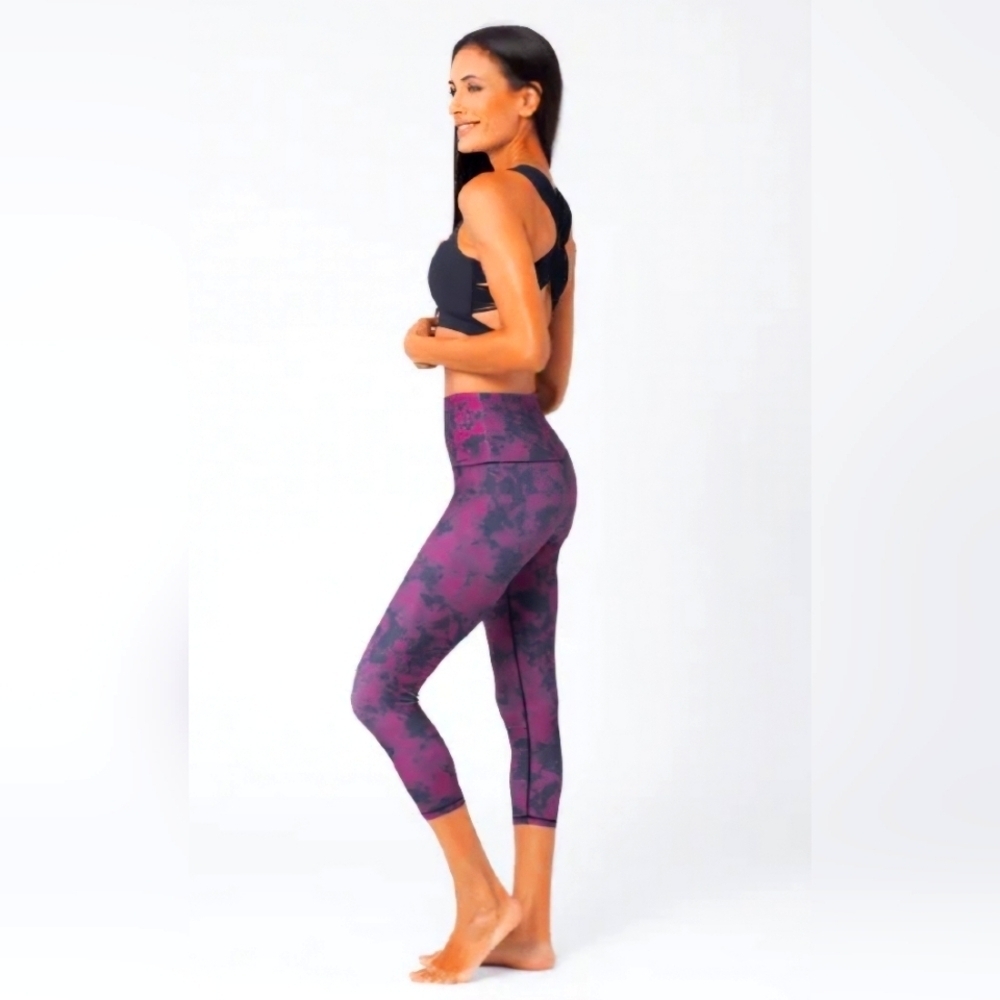 NWOT | Sol and Mane | Women's Alana Moon Tides Legging | Red/Black/Plum | Medium - Picture 3 of 14